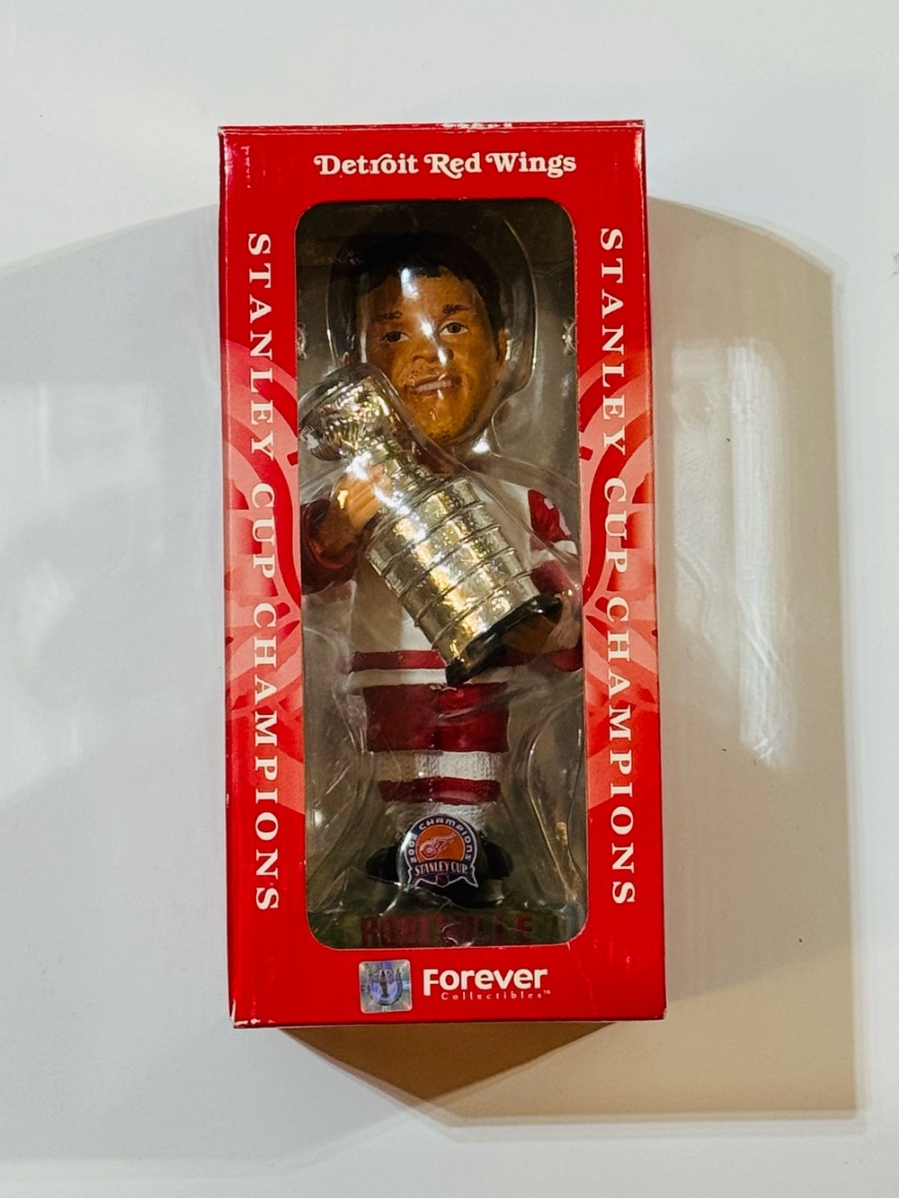 2002 Forever Collectibles ‘Luc Robitaille’ #20 Stanley Cup 8” Bobble Head